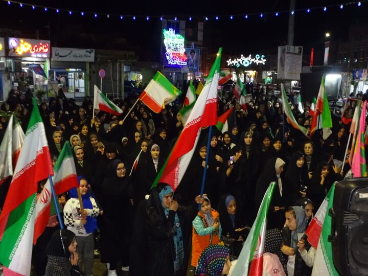 تصاویر/ حماسه‌ای دیگر از مردم شهرستان چهاربرج در پنجاه و نهمین شب حمایت از نظام و نیروهای مسلح