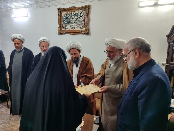 تصاویر/ دیدار مدیر حوزه علمیه آذربایجان غربی با خانواده شهداء