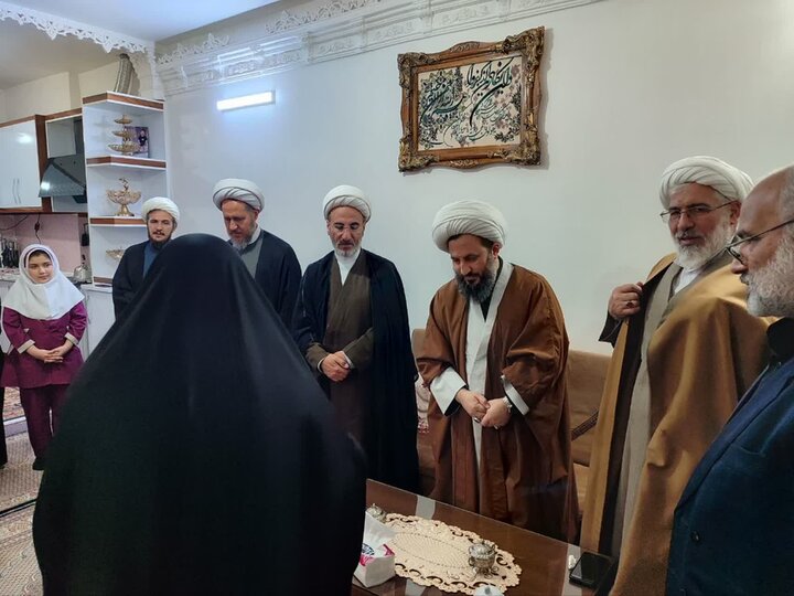 تصاویر/ دیدار مدیر حوزه علمیه آذربایجان غربی با خانواده شهداء