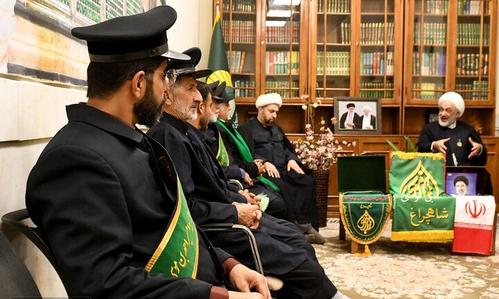 تصاویر/ حضور خادمان حرم حضرت شاهچراغ(ع) در حرم حضرت عبدالعظیم(ع)
