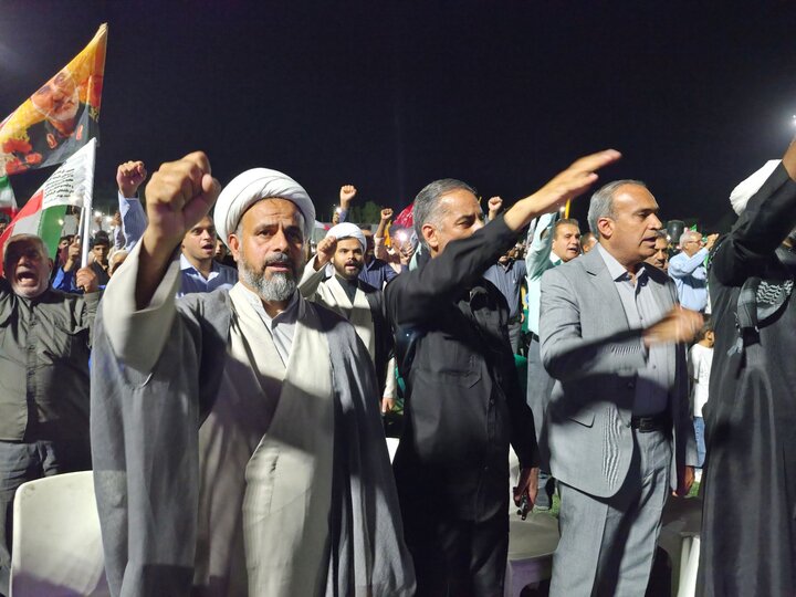 تصاویر/ حضور خدام حرم رضوی و پرچم متبرک حرم امام رضا(ع) در جشن عنبرآباد