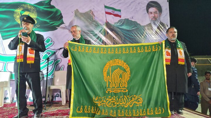 تصاویر/ حضور خدام حرم رضوی و پرچم متبرک حرم امام رضا(ع) در جشن عنبرآباد