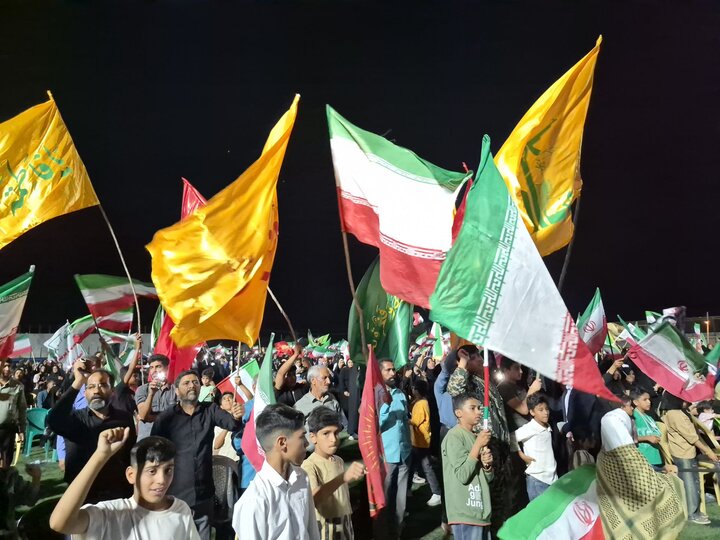 تصاویر/ حضور خدام حرم رضوی و پرچم متبرک حرم امام رضا(ع) در جشن عنبرآباد