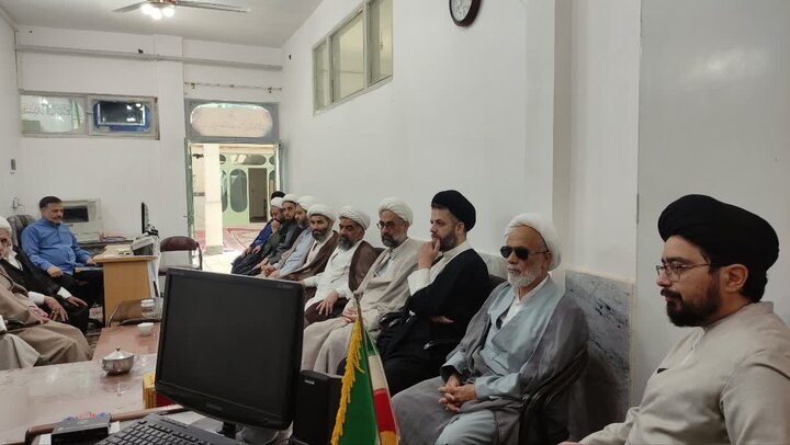 تصاویر/ نشست هم‌اندیشی اساتید و کادر مدرسه علمیه آیت‌الله مدنی کاشانی(ره)