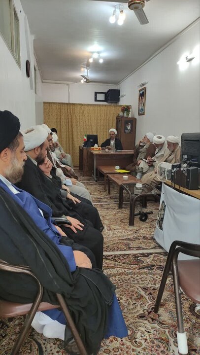 تصاویر/ نشست هم‌اندیشی اساتید و کادر مدرسه علمیه آیت‌الله مدنی کاشانی(ره)