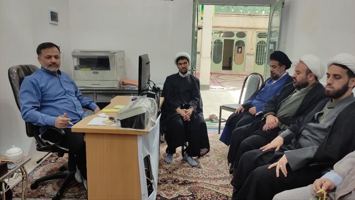 تصاویر/ نشست هم‌اندیشی اساتید و کادر مدرسه علمیه آیت‌الله مدنی کاشانی(ره)