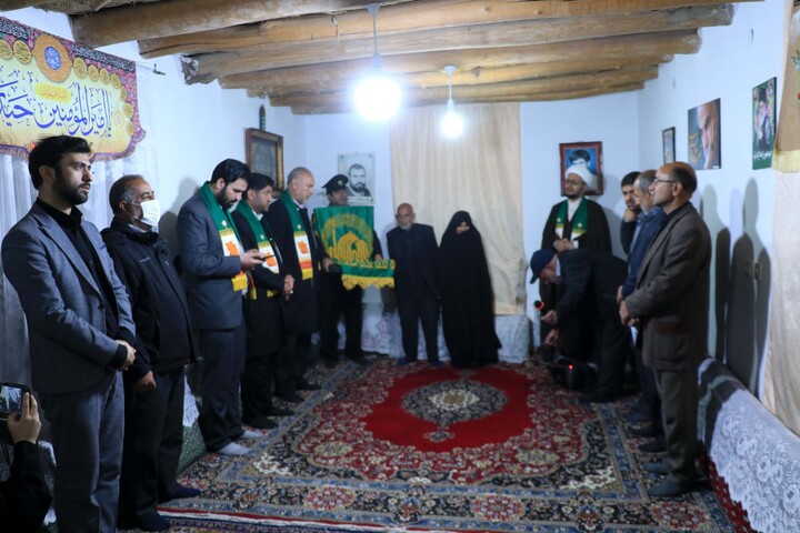 تصاویر| دیدار کاروان زیر سایه خورشید از خانواده پدر و مادر شهید محمد صاحبی