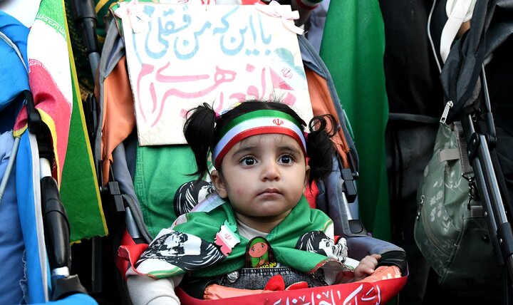 تصاویر/ مراسم رژه سربازان در گهواره در بیعت با رهبر معظم انقلاب در شهر ری