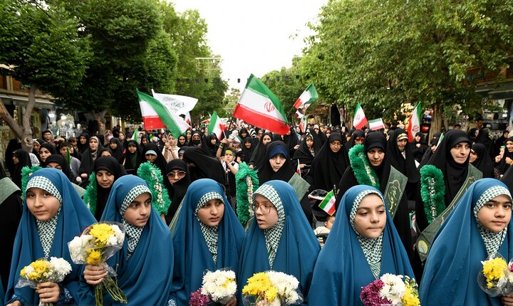تصاویر/ مراسم رژه سربازان در گهواره در بیعت با رهبر معظم انقلاب در شهر ری