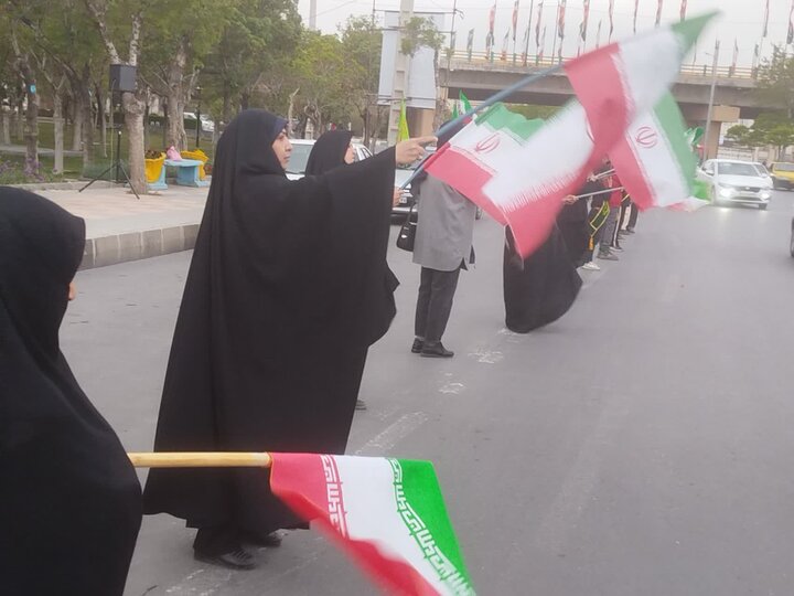 تصاویر/اجتماع پرچم گردانی به نیابت از شهید محمد حسین  ترابی در اراک