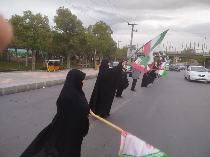 تصاویر/اجتماع پرچم گردانی به نیابت از شهید محمد حسین  ترابی در اراک