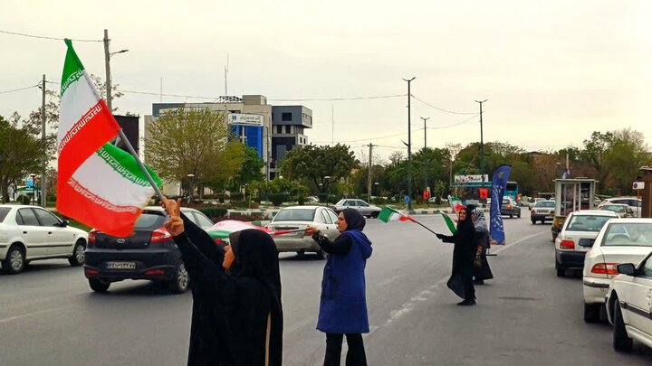 تصاویر/اجتماع پرچم گردانی به نیابت از شهید محمد حسین  ترابی در اراک