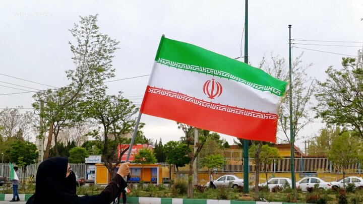 تصاویر/اجتماع پرچم گردانی به نیابت از شهید محمد حسین  ترابی در اراک