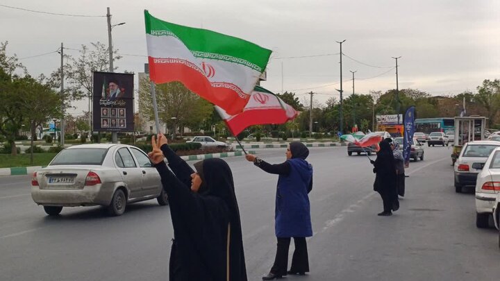 تصاویر/اجتماع پرچم گردانی به نیابت از شهید محمد حسین  ترابی در اراک