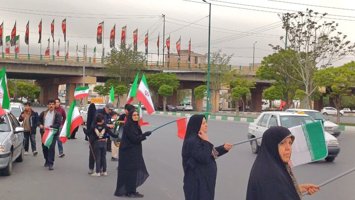 تصاویر/اجتماع پرچم گردانی به نیابت از شهید محمد حسین  ترابی در اراک