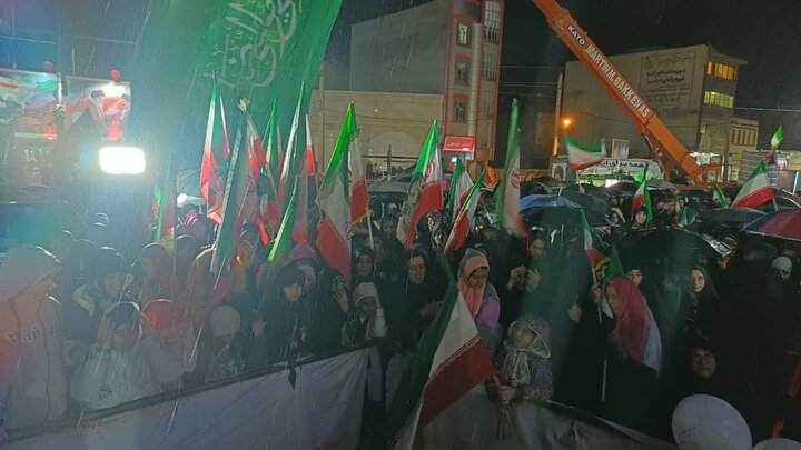 تصاویر/پنجاه و نهمین شب حضور پرشور مردم ولایتمدار مامونیه در تجدید بیعت با آرمان‌های انقلاب