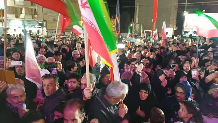 تصاویر/پنجاه و نهمین شب حضور پرشور مردم ولایتمدار مامونیه در تجدید بیعت با آرمان‌های انقلاب