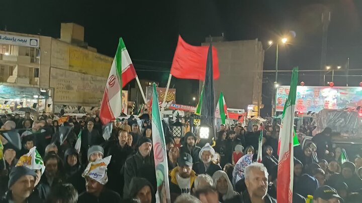 تصاویر/پنجاه و نهمین شب حضور پرشور مردم ولایتمدار مامونیه در تجدید بیعت با آرمان‌های انقلاب