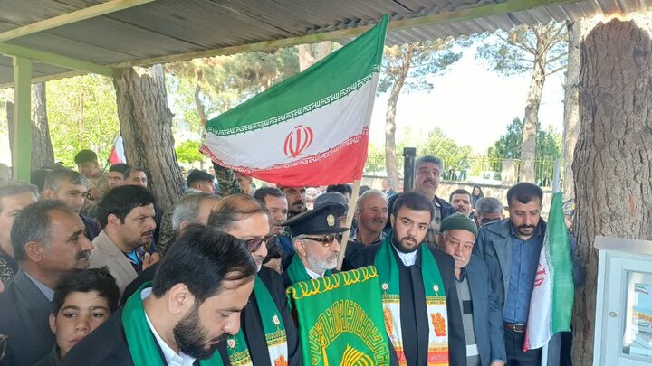 تصاویر/حضور خادمان و پرچم متبرک بارگاه ملکوتی ثامن الحجج، علی بن موسی الرضا (ع) در شهرستان خشکرود
