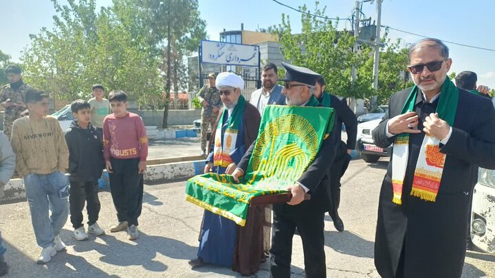 تصاویر/حضور خادمان و پرچم متبرک بارگاه ملکوتی ثامن الحجج، علی بن موسی الرضا (ع) در شهرستان خشکرود