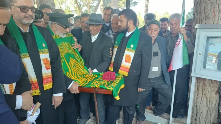 تصاویر/حضور خادمان و پرچم متبرک بارگاه ملکوتی ثامن الحجج، علی بن موسی الرضا (ع) در شهرستان خشکرود