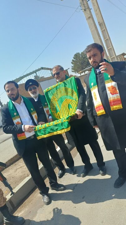 تصاویر/حضور خادمان بارگاه نورانی امام رضا (ع)در ایست و بازرسی شهرستان زرندیه