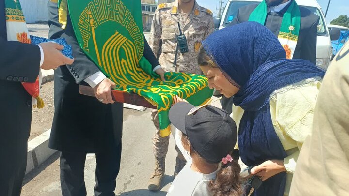تصاویر/حضور خادمان بارگاه نورانی امام رضا (ع)در ایست و بازرسی شهرستان زرندیه