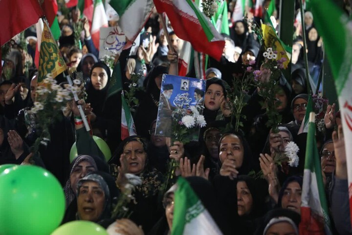 تصاویر/ پنجاه و نهمین اجتماعات مردمی «شب‌های اقتدار» در سمنان