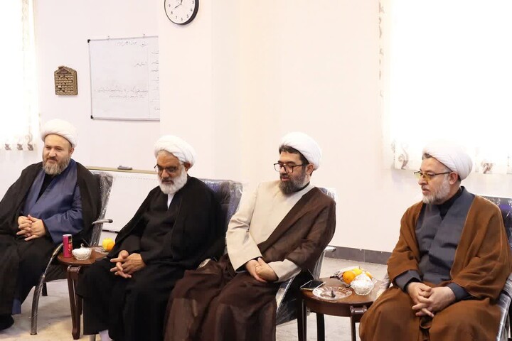 دیدار نمایندگان شورای سیاستگذاری ائمه جمعه کشور از ائمه جمعه شمال استان کرمان