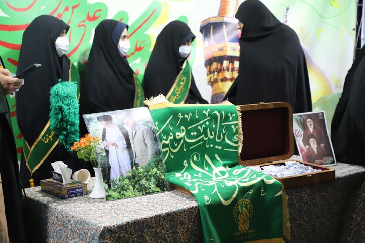 رونمایی از کتاب دختری که معصومه شد