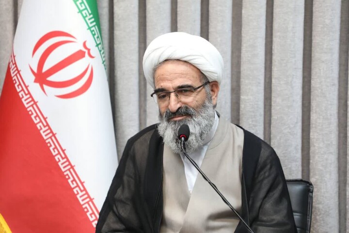 تصاویر/ دیدار جمعی از مداحان اهل‌بیت(ع) استان سمنان با نماینده ولی فقیه در استان به مناسبت میلاد امام رضا(ع)