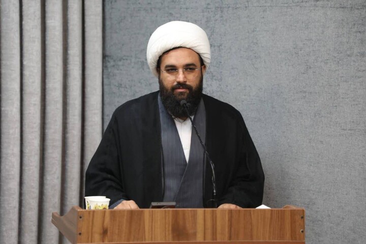تصاویر/ دیدار جمعی از مداحان اهل‌بیت(ع) استان سمنان با نماینده ولی فقیه در استان به مناسبت میلاد امام رضا(ع)