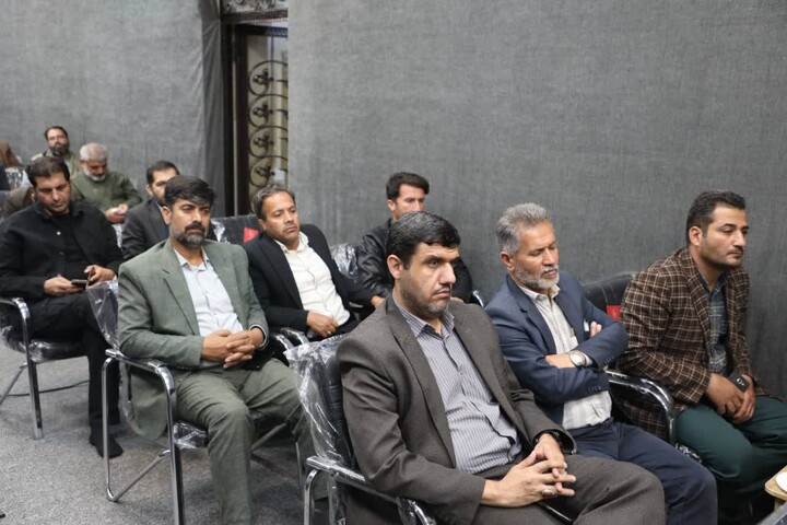 تصاویر/ دیدار جمعی از مداحان اهل‌بیت(ع) استان سمنان با نماینده ولی فقیه در استان به مناسبت میلاد امام رضا(ع)