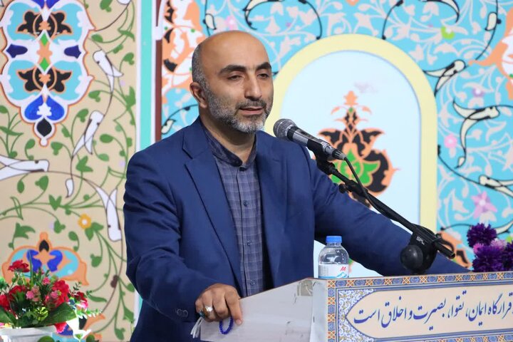 تصاویر / آئین تجلیل مسئول سابق ستاد برگزاری نمازجمعه، با حضور نماینده ولی فقیه در استان مازندران