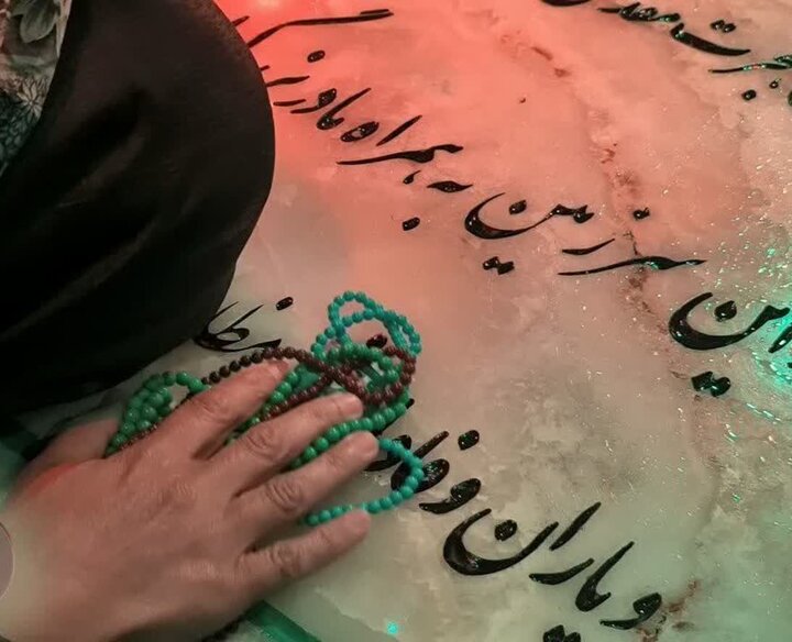 تصاویر/ غبارروبی بقعه امامزاده ابراهیم (ع) آمل در سالروز میلاد امام رضا (ع)