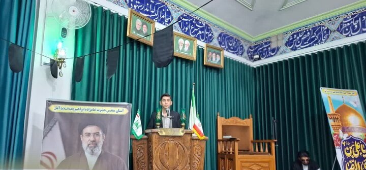 تصاویر/ غبارروبی بقعه امامزاده ابراهیم (ع) آمل در سالروز میلاد امام رضا (ع)