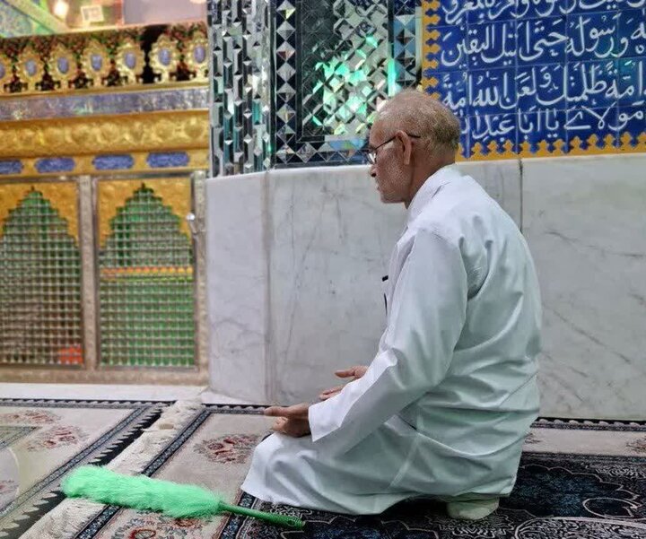 تصاویر/ غبارروبی بقعه امامزاده ابراهیم (ع) آمل در سالروز میلاد امام رضا (ع)
