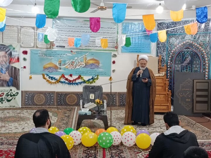 تصاویر/ مراسم جشن سالروز میلاد امام رضا (ع) در مدرسه علمیه امام حسن مجتبی (ع) زرگرشهر