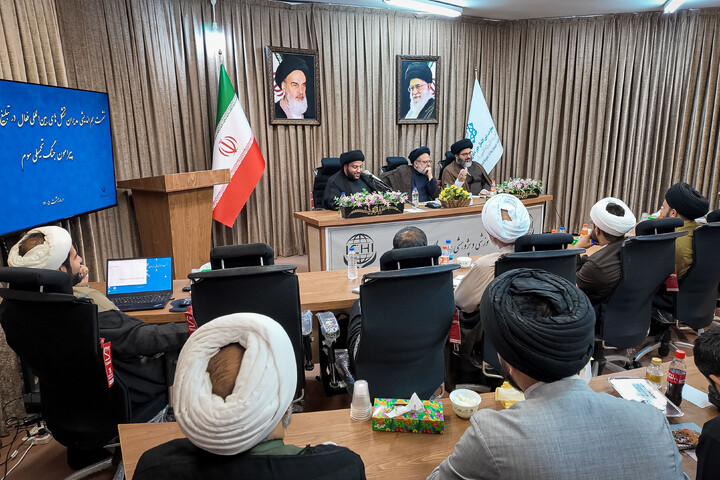 تصاویر/ نشست هم‌اندیشی مدیران تشکل های بین‌المللی فعال در تبلیغ مجازی بین‌الملل پیرامون جنگ تحمیلی سوم