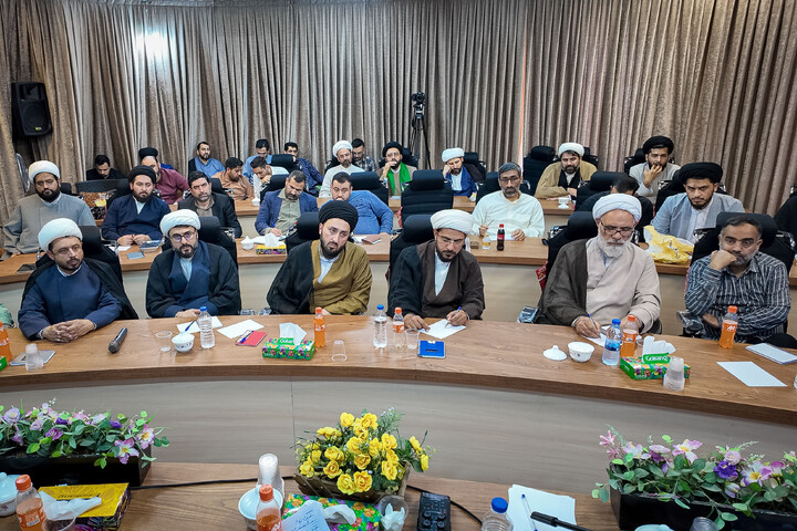 تصاویر/ نشست هم‌اندیشی مدیران تشکل های بین‌المللی فعال در تبلیغ مجازی بین‌الملل پیرامون جنگ تحمیلی سوم