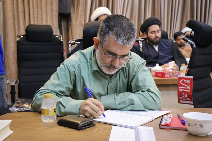 تصاویر/ نشست هم‌اندیشی مدیران تشکل های بین‌المللی فعال در تبلیغ مجازی بین‌الملل پیرامون جنگ تحمیلی سوم