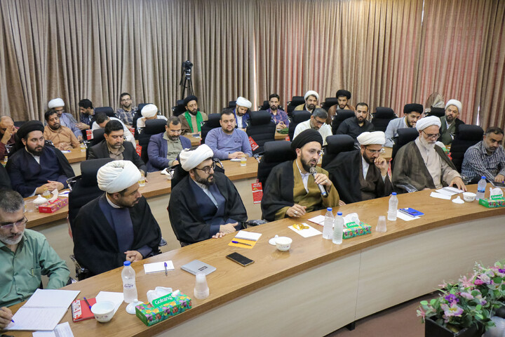 تصاویر/ نشست هم‌اندیشی مدیران تشکل های بین‌المللی فعال در تبلیغ مجازی بین‌الملل پیرامون جنگ تحمیلی سوم