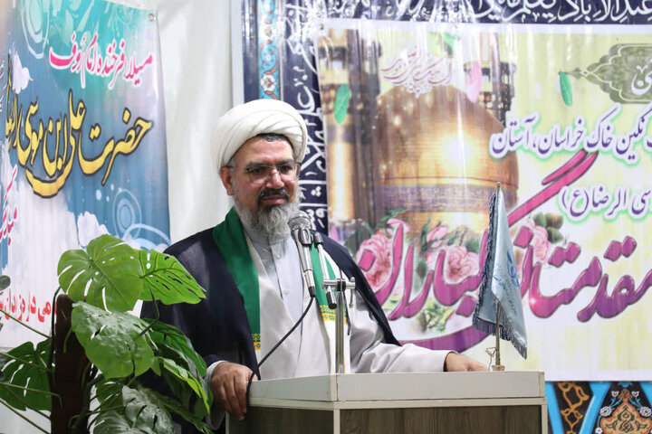 تصاویر/ دیدار خادمان امام رضا(ع) با زندانیان