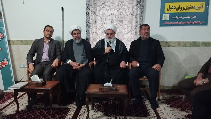 تصاویر/ برگزاری محفل شعر رضوی به مناسبت ولادت حضرت امام رضا(ع)  در میاندوآب