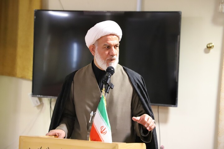 تصاویر / نشست طلاب جهادی و موکب‌داران حوزه‌های علمیه تبریز با نماینده آیت‌الله العظمی سیستانی