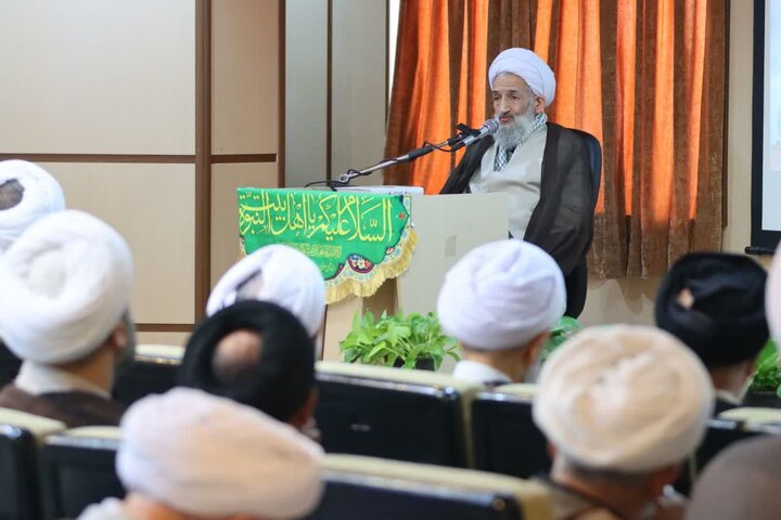 تصاویر/ حضور نماینده ولی فقیه در استان در مراسم میلاد امام رضا (ع) در دفتر مرجعیت علامه جوادی آملی در آمل