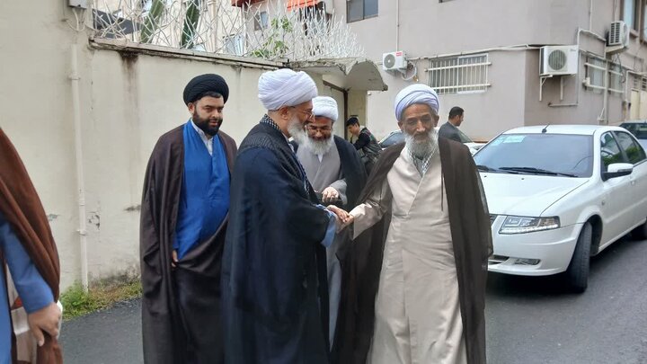 تصاویر/ حضور نماینده ولی فقیه در استان در مراسم میلاد امام رضا (ع) در دفتر مرجعیت علامه جوادی آملی در آمل