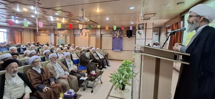 تصاویر/ حضور نماینده ولی فقیه در استان در مراسم میلاد امام رضا (ع) در دفتر مرجعیت علامه جوادی آملی در آمل