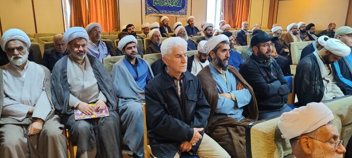 تصاویر/ حضور نماینده ولی فقیه در استان در مراسم میلاد امام رضا (ع) در دفتر مرجعیت علامه جوادی آملی در آمل