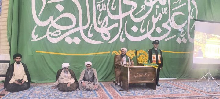 تصاویر/ کاروان «زیر سایه خورشید» مهمان خانواده‌های حوزوی زابل شد